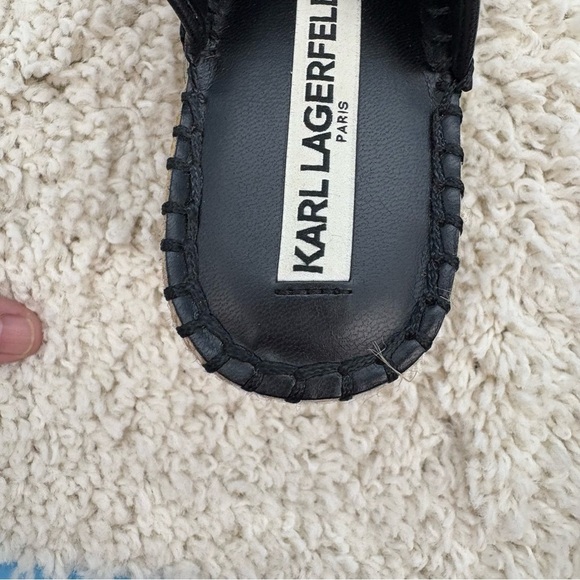 Karl Lagerfeld Paris Carina Leather Embossed Wedge Sandals Black Size 7.5M - Picture 6 of 6